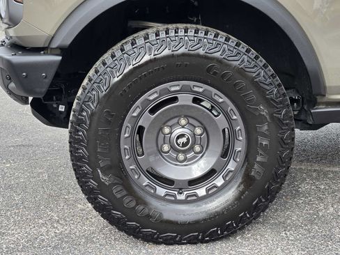 Used 2025 Ford Bronco Badlands w/ Sasquatch Package AWD/4WD image 13