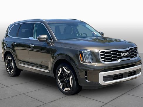 Used 2025 Kia Telluride S FWD image 3