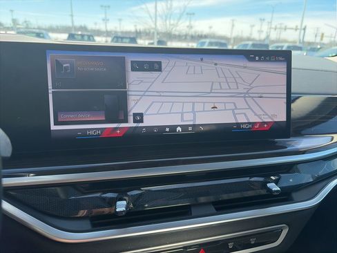 Used 2026 BMW X7 xDrive40i AWD/4WD image 17
