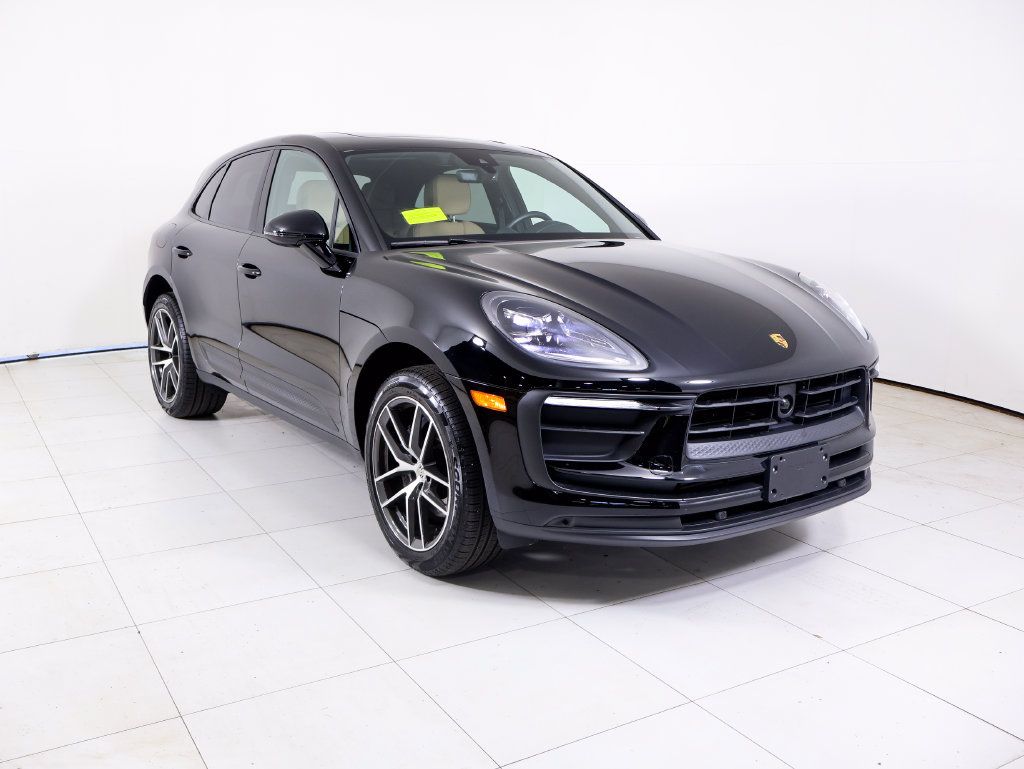 Certified 2026 Porsche Macan AWD/4WD image 28
