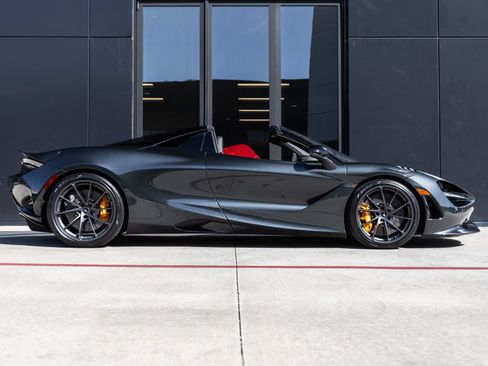 Used 2024 McLaren 750S Spider RWD image 12