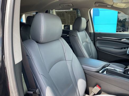 Used 2021 Buick Enclave Essence image 26