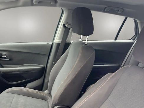 Used 2019 Chevrolet Trax LS image 40