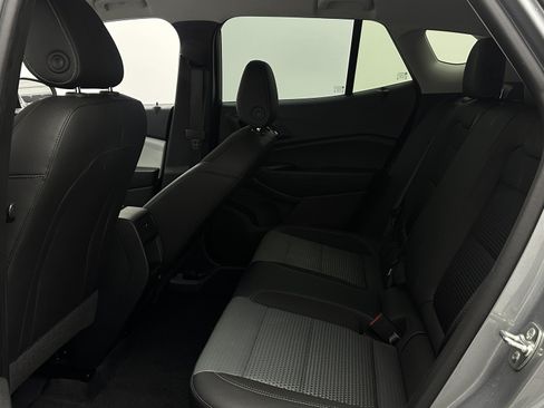 Used 2026 Chevrolet Trax LT FWD image 23