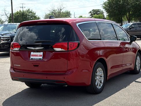 New 2026 Chrysler Voyager LX image 5
