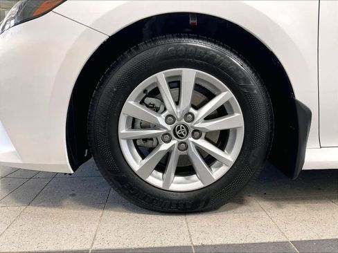 Used 2025 Toyota Camry LE w/ Convenience Package FWD image 7