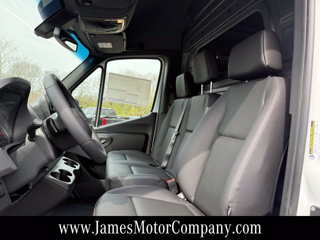 Used 2026 Mercedes-Benz Sprinter 2500 image 13