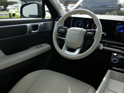 Used 2025 Hyundai Santa Fe SEL FWD image 36