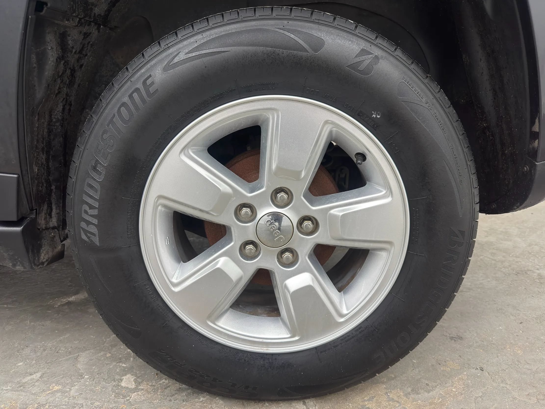 Used 2015 Jeep Compass Sport FWD image 12