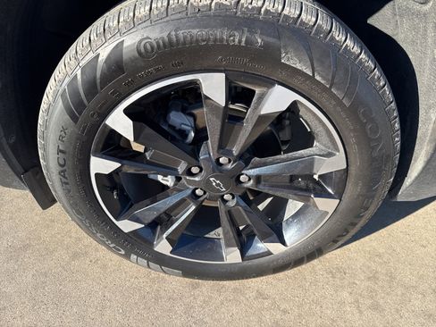 Used 2025 Chevrolet Equinox RS w/ Convenience Package III image 2