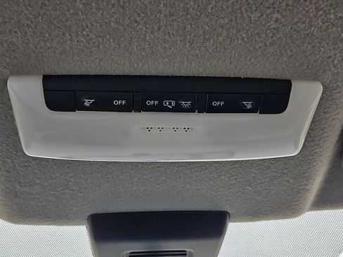 Used 2020 Nissan Kicks S FWD image 28
