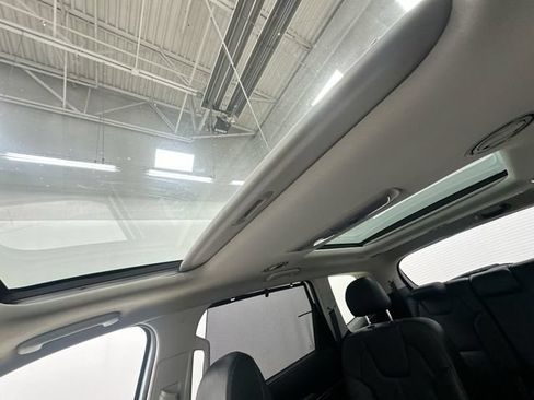 Used 2022 Kia Telluride SX w/ Towing Package AWD/4WD image 17