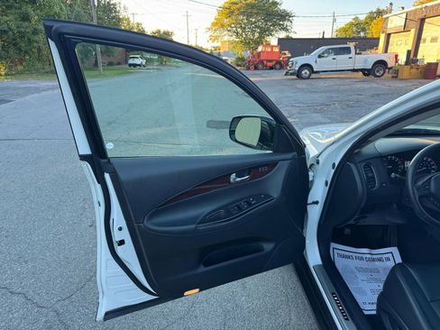 Used 2017 INFINITI QX50 AWD w/ Premium Plus Package image 13