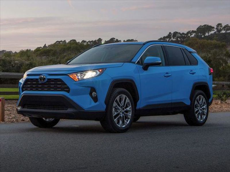 Certified 2022 Toyota RAV4 LE image 1