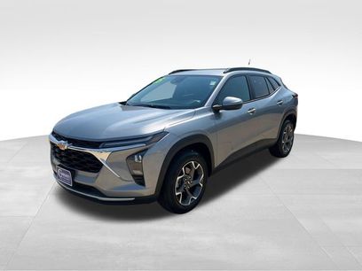 Used 2025 Chevrolet Trax LT w/ Driver Confidence Package