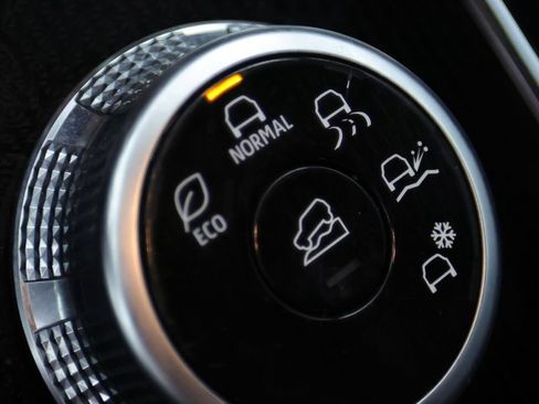 Used 2024 Mitsubishi Outlander SE Black Edition FWD image 31