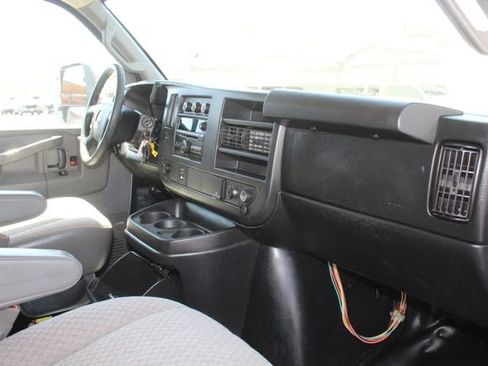 Used 2017 Chevrolet Express 3500 image 14