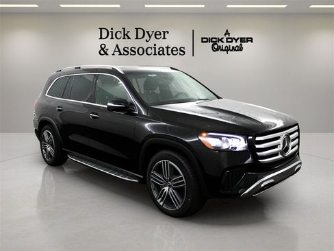 Used 2025 Mercedes-Benz GLS 450 4MATIC image 1