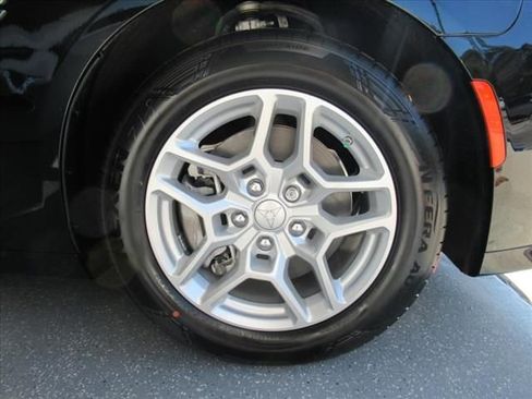 Used 2025 Dodge Charger R/T w/ Quick Order Package 25M R/T image 7