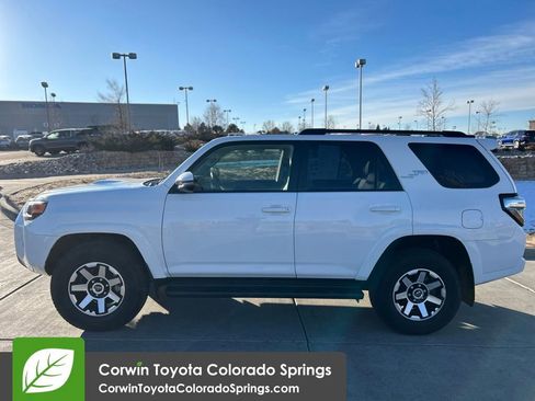 Used 2024 Toyota 4Runner TRD Off-Road Premium image 4