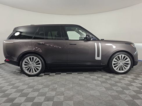 Used 2023 Land Rover Range Rover First Edition image 7