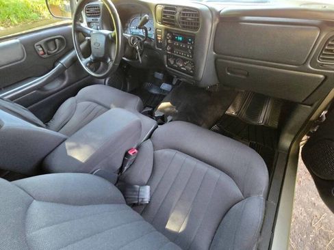 Used 2003 Chevrolet S10 Pickup LS RWD image 3