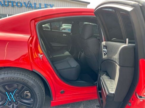 Used 2022 Dodge Charger SXT RWD image 25