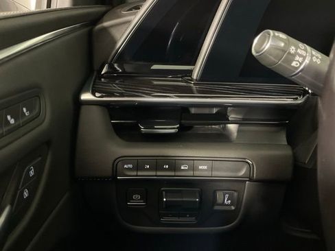 Used 2021 Cadillac Escalade Sport w/ LPO, ONYX Package image 24