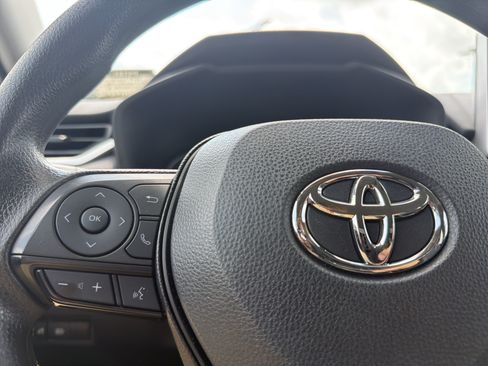 Certified 2025 Toyota RAV4 LE AWD/4WD image 10
