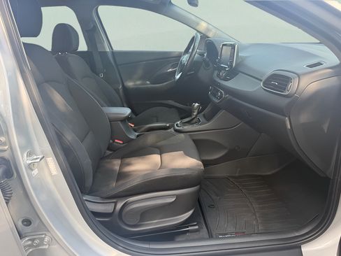 Used 2018 Hyundai Elantra GT w/ Style Package 02 FWD image 13