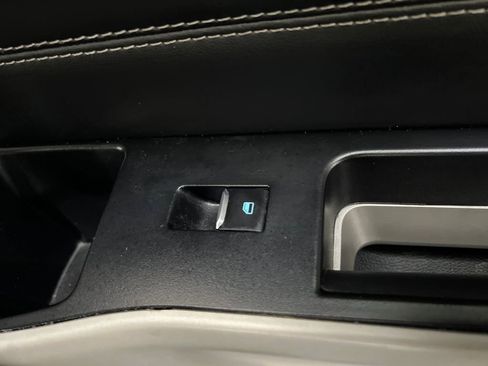 Used 2024 Ford Explorer XLT w/ Equipment Group 202A image 22