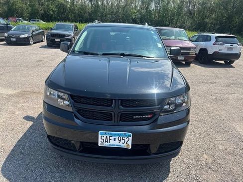 Used 2018 Dodge Journey SE w/ Blacktop Package FWD image 2
