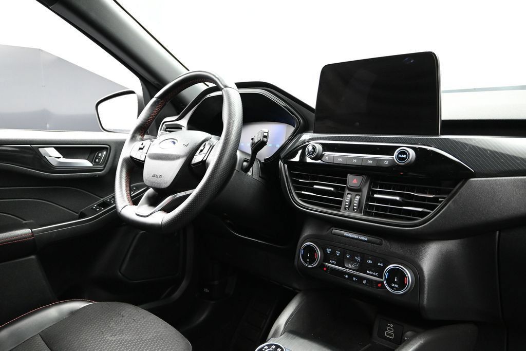 Used 2025 Ford Escape ST-Line Select AWD/4WD image 11