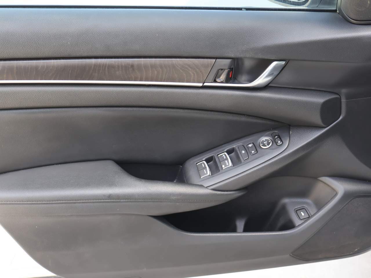 Used 2019 Honda Accord EX image 7