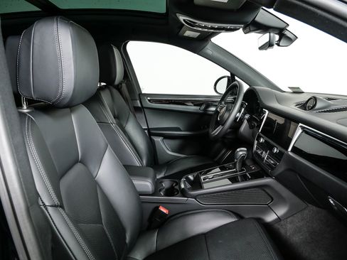 Certified 2023 Porsche Macan S AWD/4WD image 24