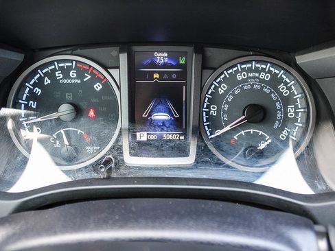 Used 2023 Toyota Tacoma TRD Off-Road w/ Technology Package AWD/4WD image 23