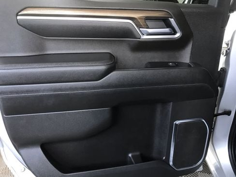 Used 2022 Chevrolet Silverado 1500 LT image 11