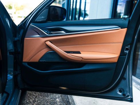 Used 2021 BMW 530i w/ M Sport Package image 41