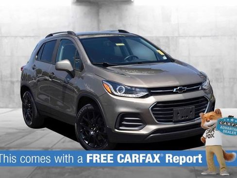 Used 2022 Chevrolet Trax LT w/ Sport Edition AWD/4WD image 2