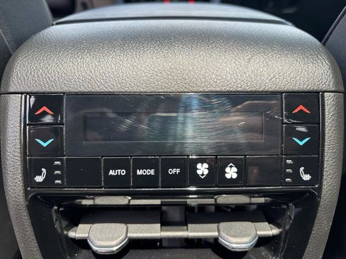 Used 2023 Jeep Grand Cherokee Overland w/ Advanced Protech Group III AWD/4WD image 37