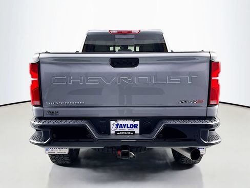 Used 2025 Chevrolet Silverado 2500 ZR2 w/ Technology Package AWD/4WD image 6