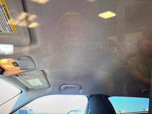 Used 2025 Chevrolet TrailBlazer LT AWD/4WD image 12