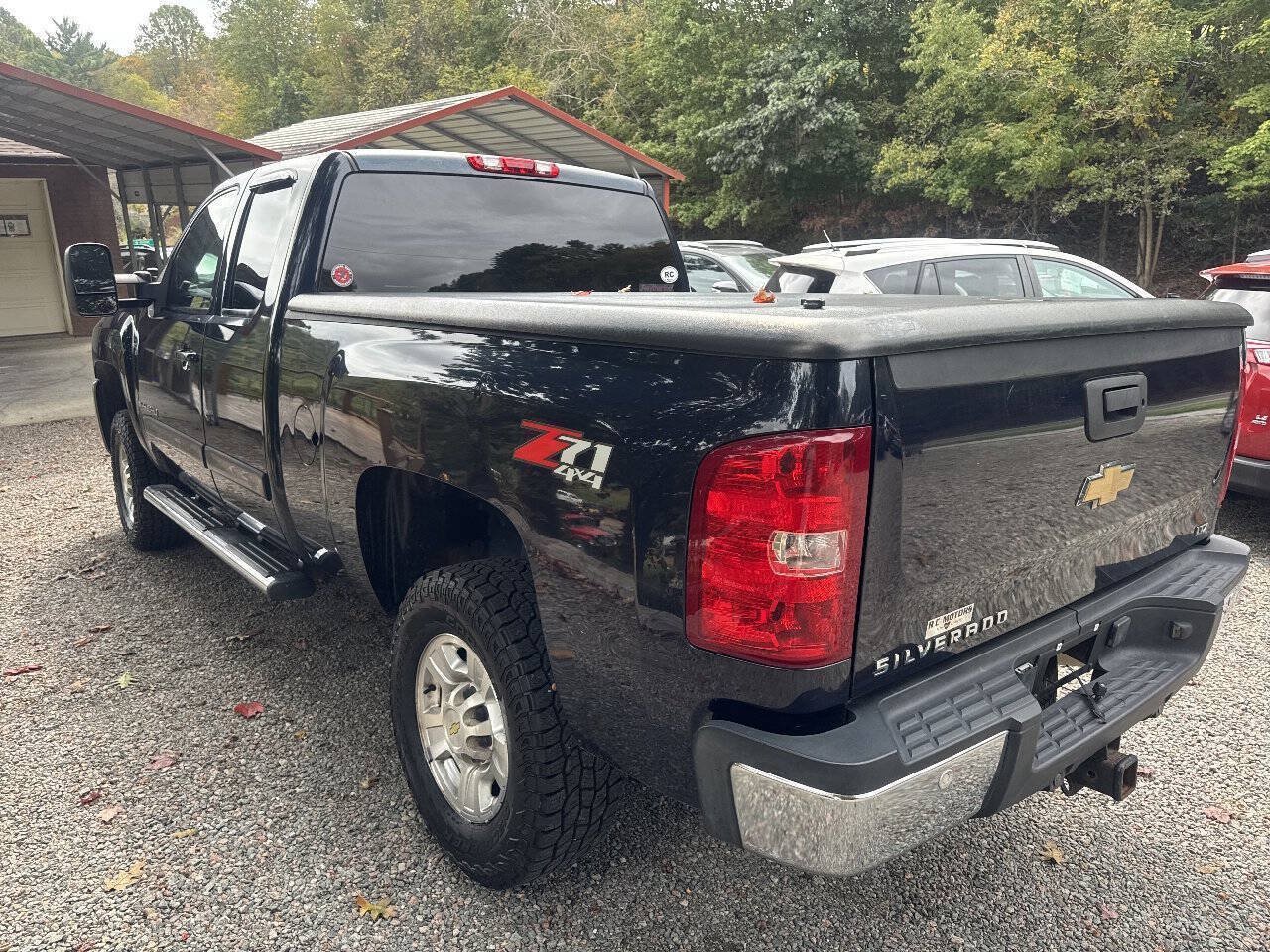 Used 2007 Chevrolet Silverado 2500 LTZ w/ Safety Package AWD/4WD image 9