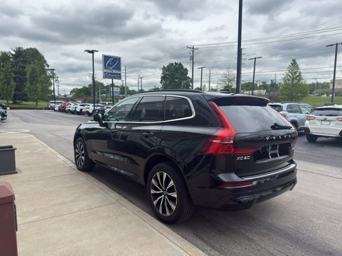 Used 2023 Volvo XC60 B5 Core w/ Climate Package AWD/4WD image 5