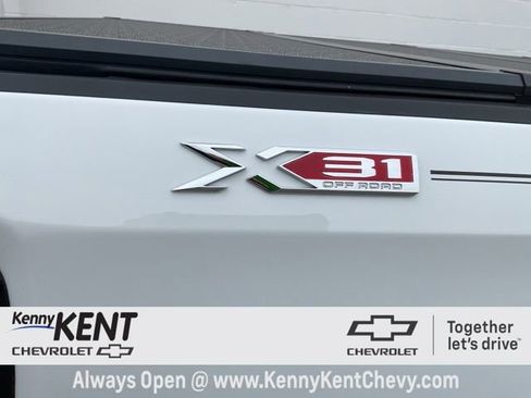 Used 2023 GMC Sierra 1500 SLE image 13