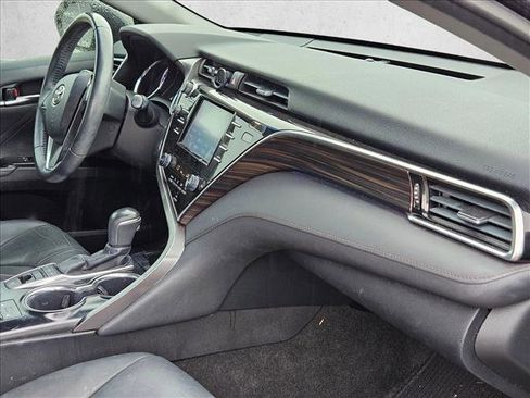Used 2018 Toyota Camry XLE image 20