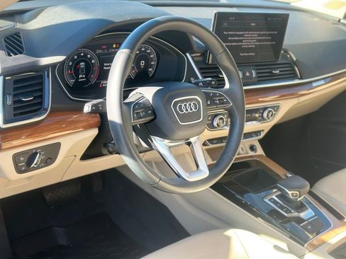 Used 2023 Audi Q5 2.0T Premium Plus w/ Premium Plus Package AWD/4WD image 12