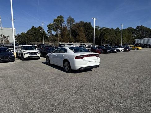 Used 2016 Dodge Charger SXT image 7