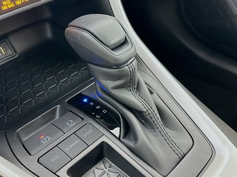 Used 2025 Toyota RAV4 LE image 25