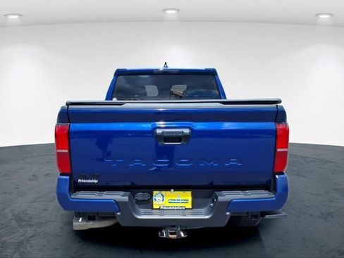 Used 2024 Toyota Tacoma TRD Sport AWD/4WD image 10